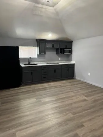 $950 | 4049 Lucille Street, Unit C, Houston, TX 77026