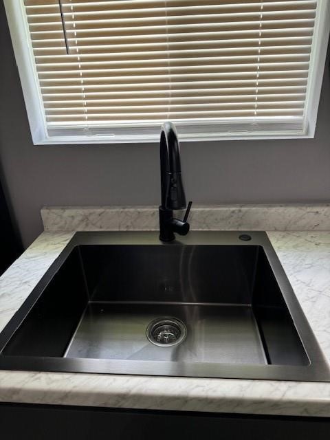 4049 Lucille Street, Unit C Houston, TX 77026 - Photo 9 of 13 a close view of kitchen