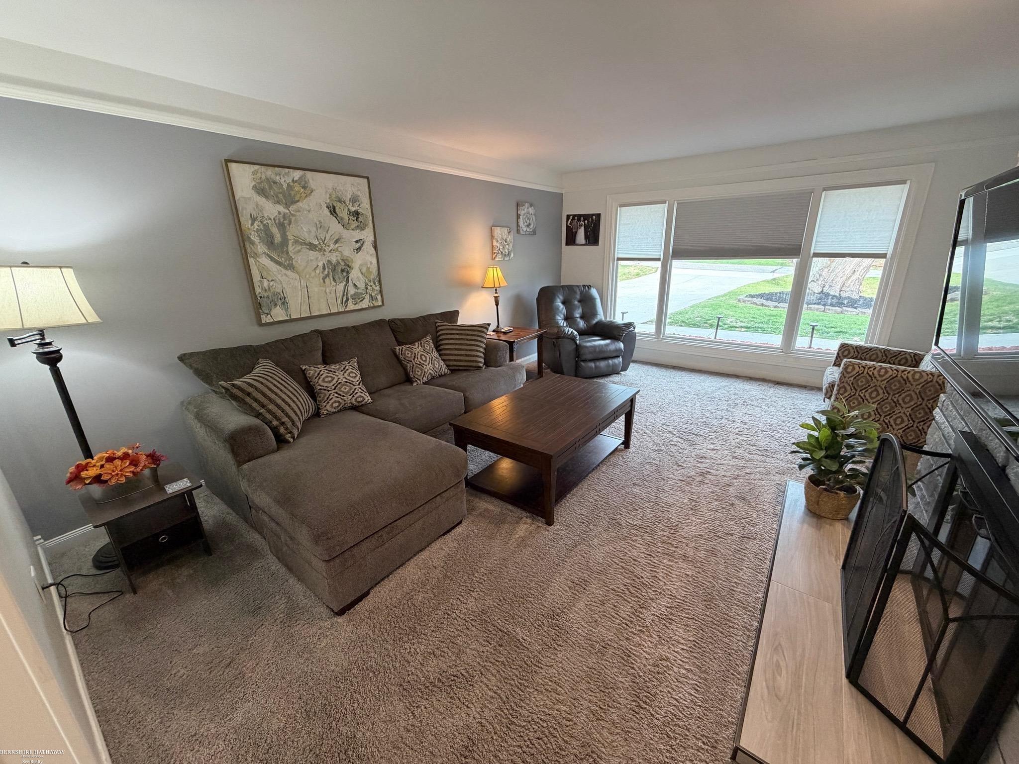 28357 New Castle Road Farmington, MI 48331 - Photo 19 of 46 50203049-fd68eba9-8193-4eed-844d-2bcd56a27c3c.JPG