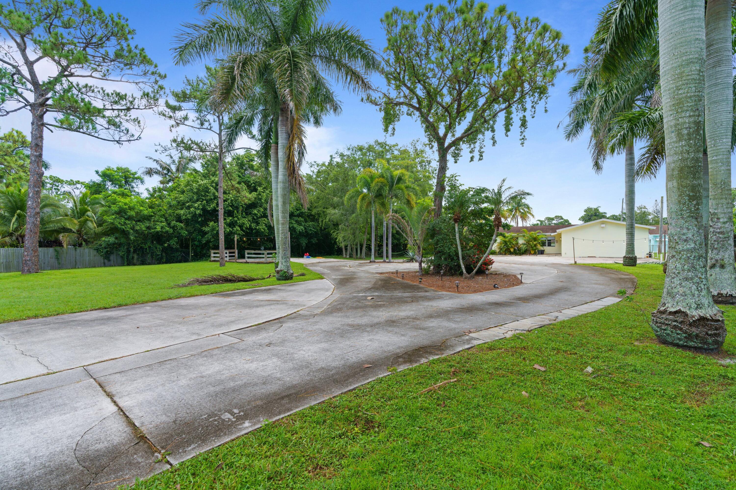 5144 3rd Road Lake Worth, FL 33467 - Photo 3 of 47 F Drive