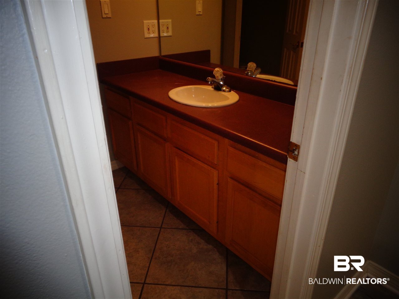 27020 Lake Road Orange Beach, AL 36561 - Photo 13 of 30 Master Bathroom