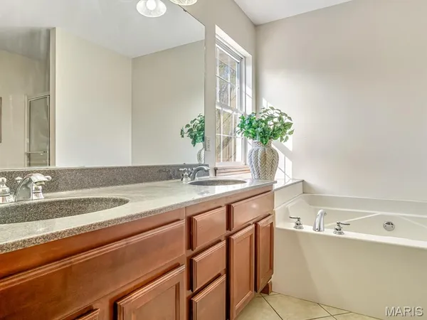 $409,900 | 624 Katie Drive, Waterloo, IL 62298