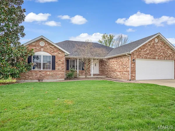 $409,900 | 624 Katie Drive, Waterloo, IL 62298