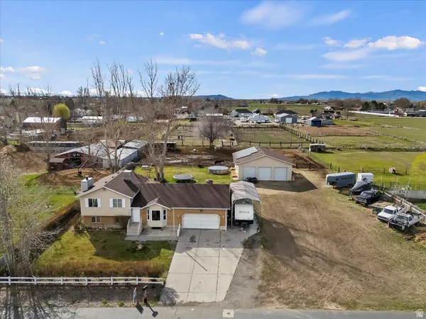 $645,000 | 5035 South 6150th Street West, Hooper, UT 84315