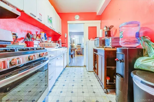 $235,000 | 8 Fordham Hill Ovl, Unit 12C | University Heights