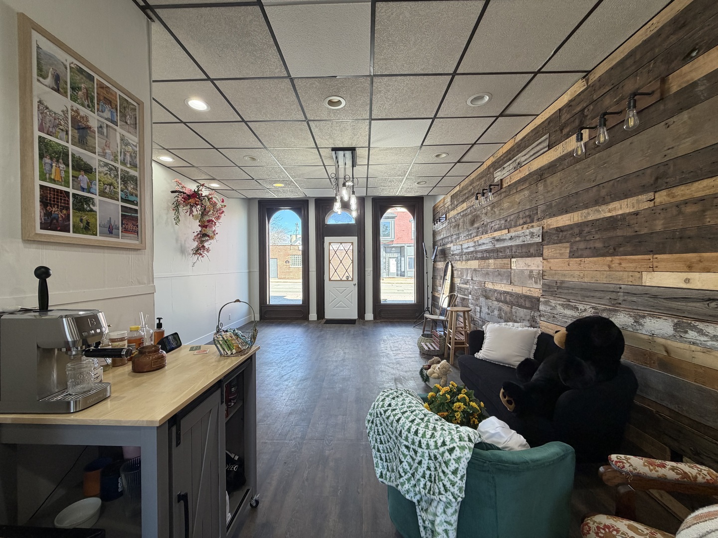 13 East Market Street Shannon, IL 61078 - Photo 2 of 13 a living room with furniture and a table