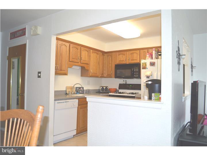 3508 Kyle Road Philadelphia, PA 19154 - Photo 5 of 11 Kitchen