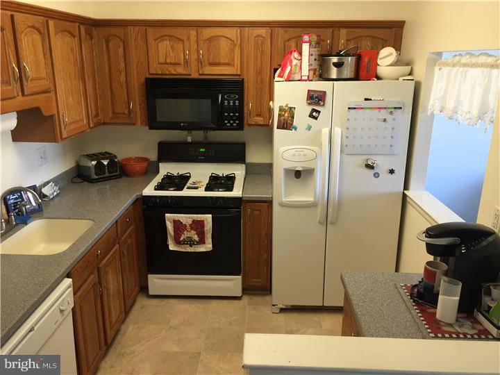 3508 Kyle Road Philadelphia, PA 19154 - Photo 6 of 11 Kitchen