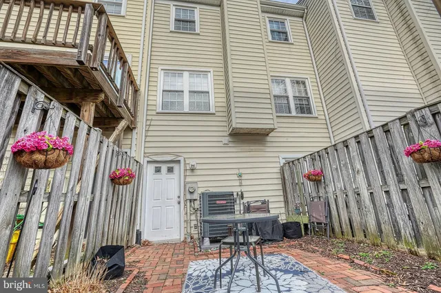 $330,000 | 1715 Hart Court, Crofton, MD 21114