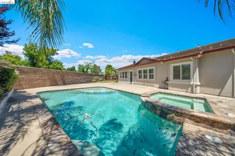 $975,000 | 2397 Boulder Street, Brentwood, CA 94513