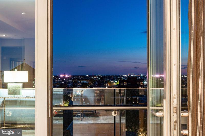 1706 Rittenhouse Square, Unit 801 Philadelphia, PA 19103 - Photo 15 of 48 Living Room