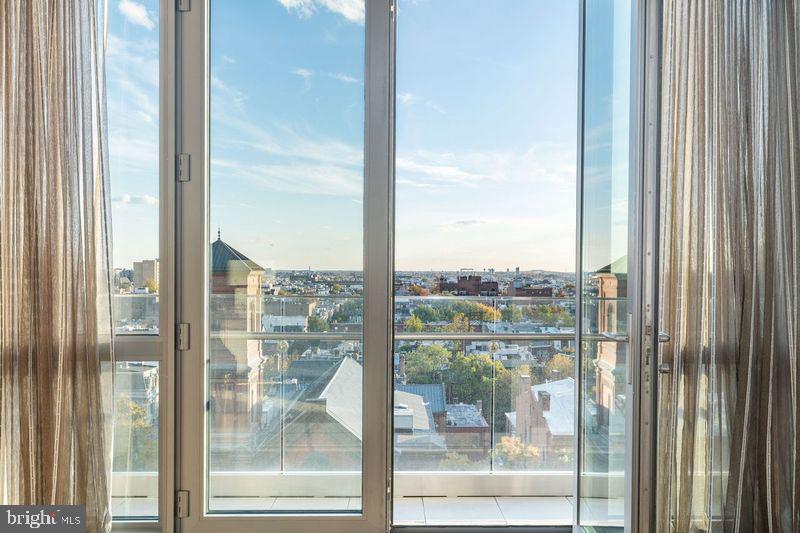 1706 Rittenhouse Square, Unit 801 Philadelphia, PA 19103 - Photo 4 of 48 Living Room