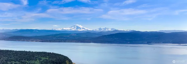 a view of a backyard with mountain