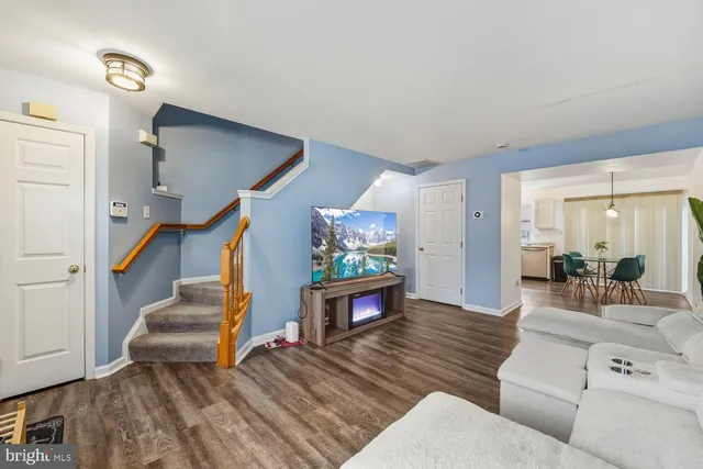 $374,900 | 1865 Tiger Lily Circle, Woodbridge, VA 22192