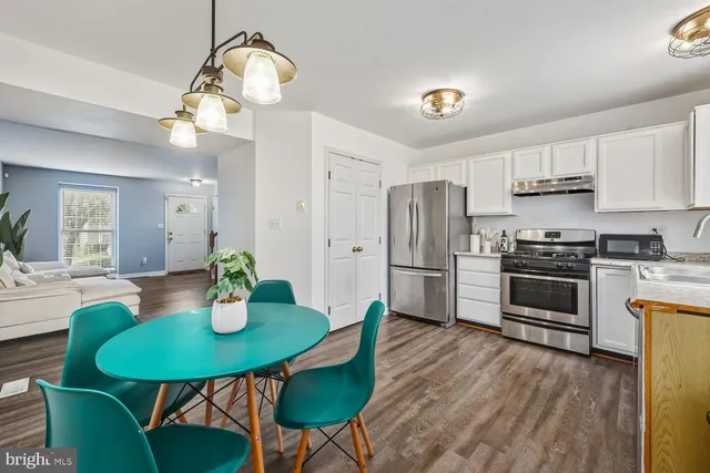 $374,900 | 1865 Tiger Lily Circle, Woodbridge, VA 22192