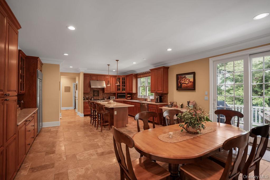 899 Harborview Road Oyster Bay, NY 11765 - Photo 9 of 30