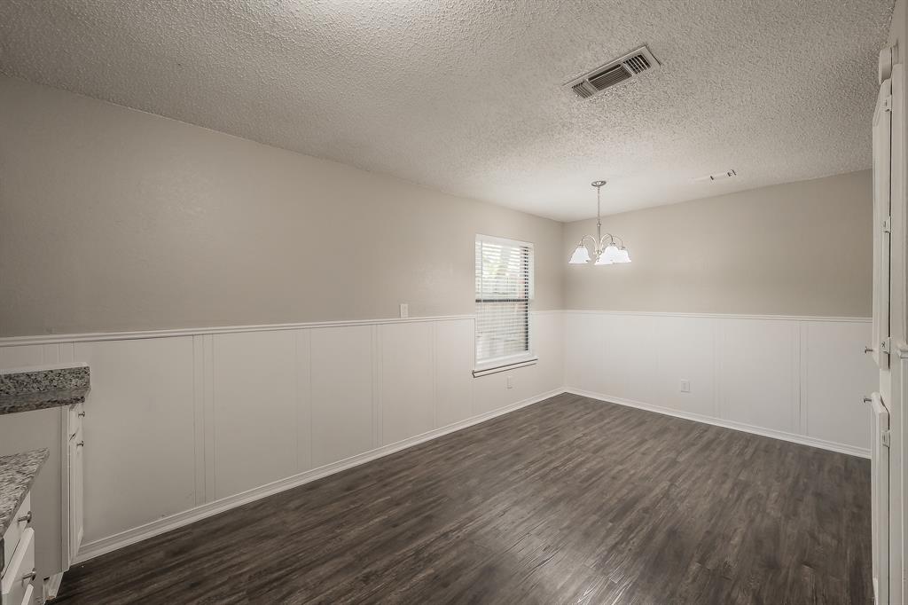 912 Red Oak Street Azle, TX 76020 - Photo 15 of 40