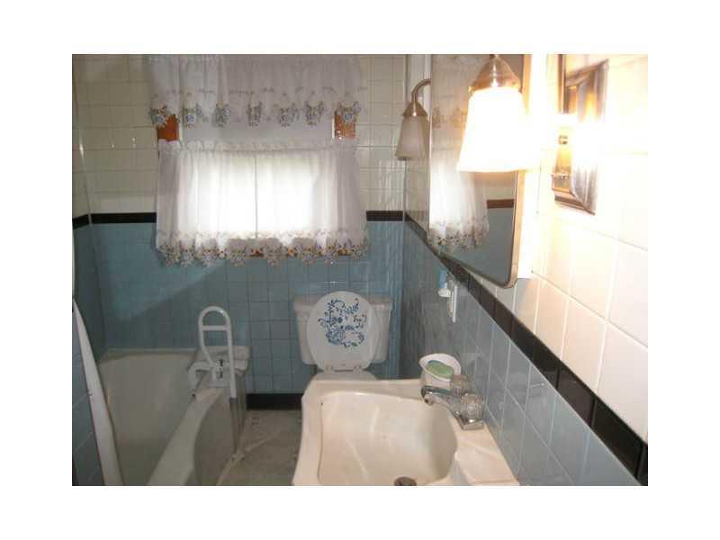 16 New County Road Saco, ME 04072 - Photo 4 of 12 Bathroom.