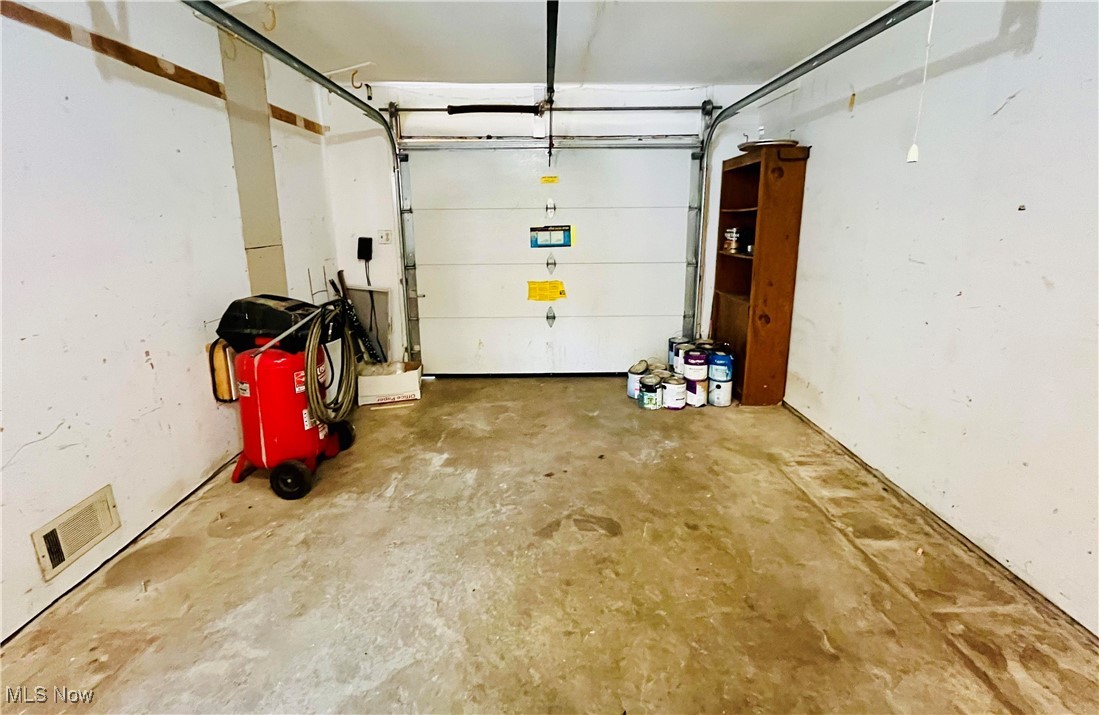 1747 Sterling Road Madison, OH 44057 - Photo 29 of 40 View of garage
