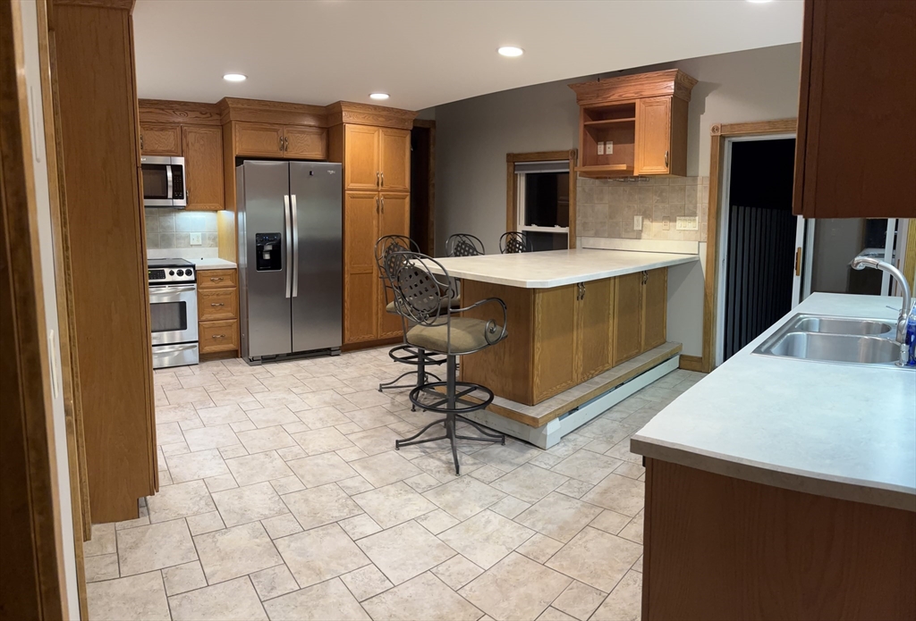 903 Prospect Street, Unit 2 Somerset, MA 02726 - Photo 3 of 14