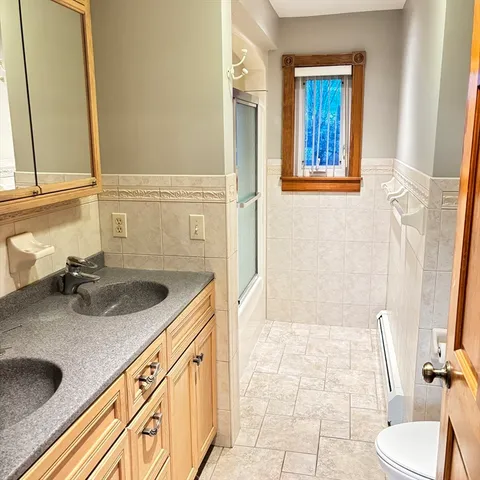 $2,350 | 903 Prospect Street, Unit 2, Somerset, MA 02726