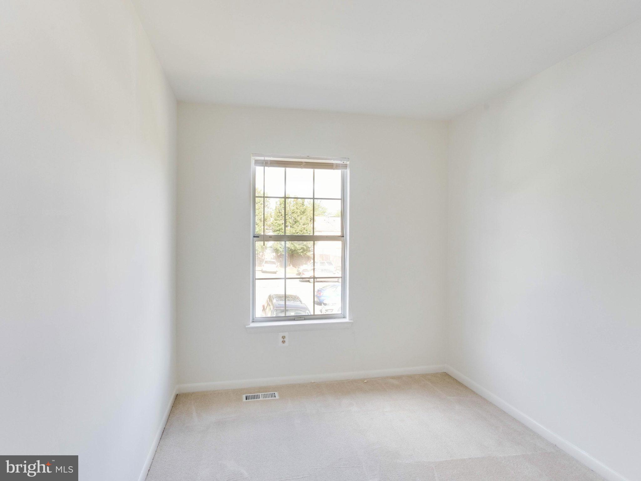 3641 Crows Nest Point Triangle, VA 22172 - Photo 22 of 30 Bedroom