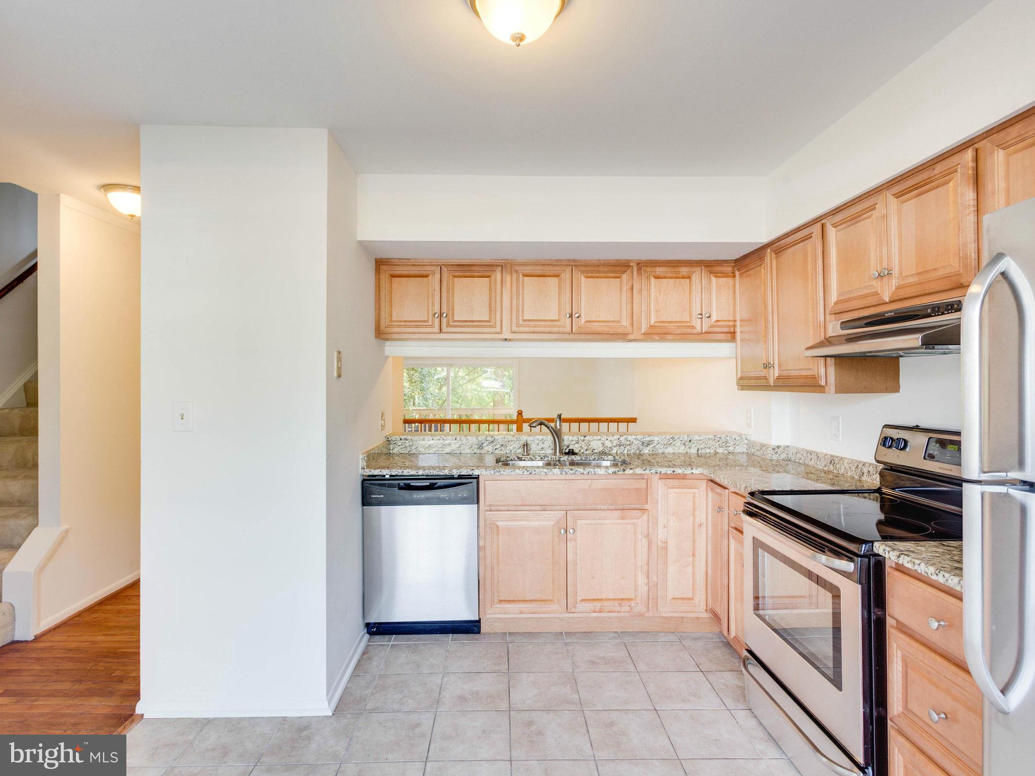 3641 Crows Nest Point Triangle, VA 22172 - Photo 6 of 30 Kitchen