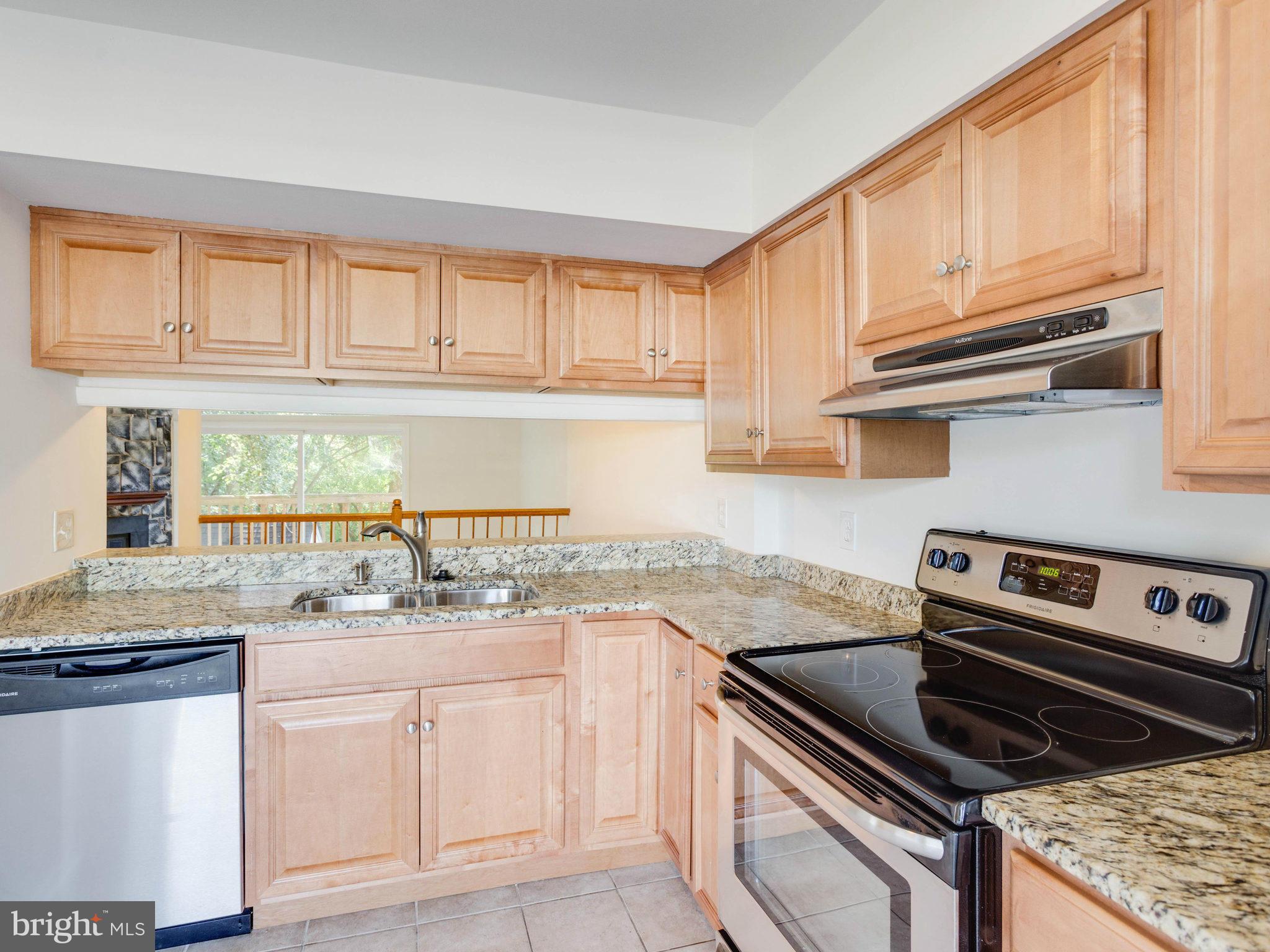 3641 Crows Nest Point Triangle, VA 22172 - Photo 7 of 30 Kitchen