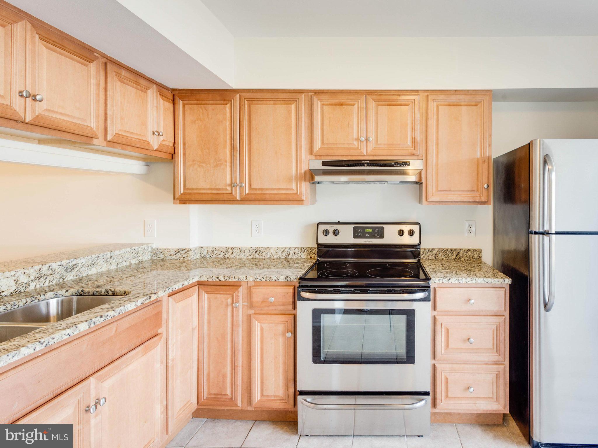 3641 Crows Nest Point Triangle, VA 22172 - Photo 8 of 30 Kitchen
