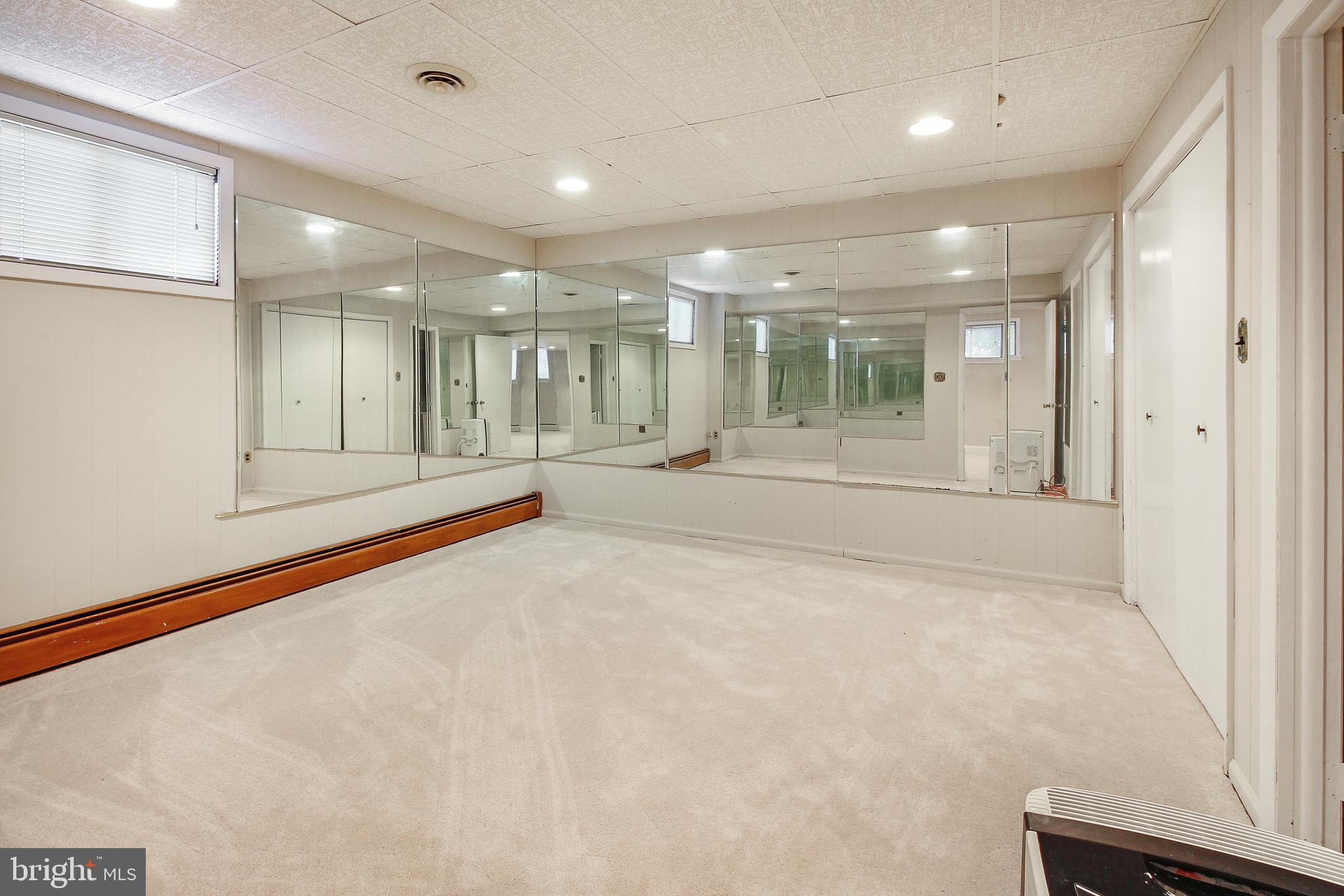 8616 Brickyard Road Potomac, MD 20854 - Photo 14 of 20 Gallery Image 14