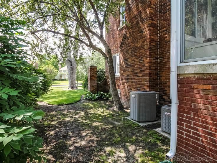 1216 Devonshire Road Grosse Pointe, MI 48230 - Photo 52 of 61 31321543-51.JPG