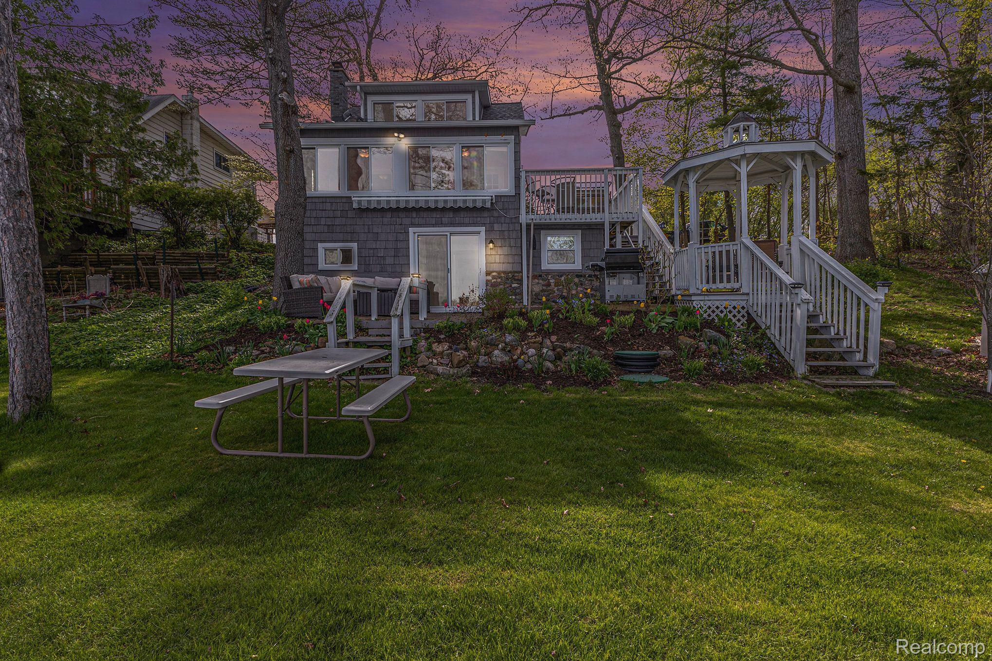 2191 Gray Road Lapeer, MI 48446 - Photo 1 of 31 Gallery Image 1