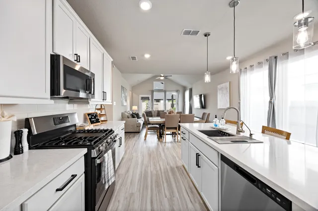 $2,700 | 8803 Riverton Rdg Road, Cypress, TX 77433