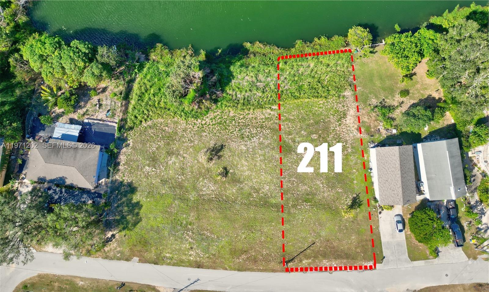 211 Lake Rachard Boulevard Lake Placid, FL 33852 - Photo 6 of 8