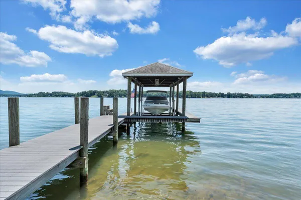 $2,750,000 | 574 Waverly Lane, Moneta, VA 24121