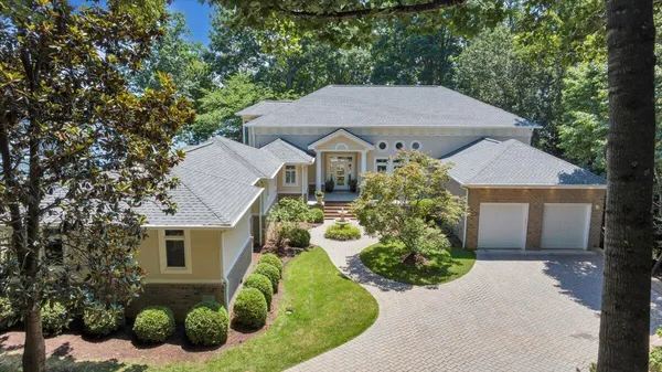 $2,750,000 | 574 Waverly Lane, Moneta, VA 24121