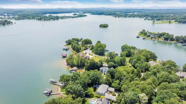 $2,750,000 | 574 Waverly Lane, Moneta, VA 24121