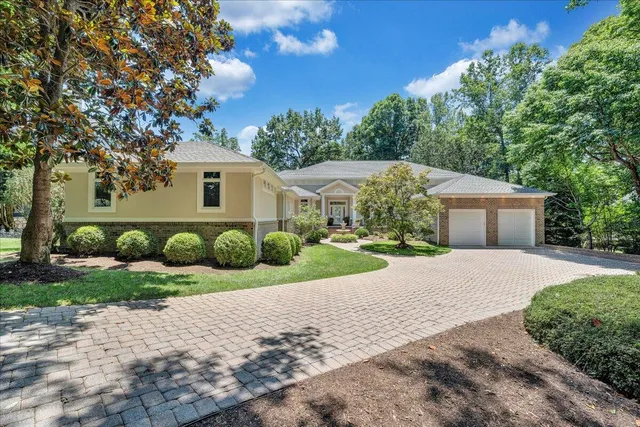 $2,950,000 | 574 Waverly Lane, Moneta, VA 24121