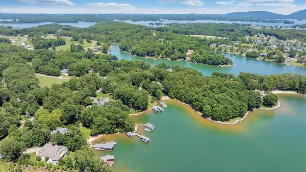 $2,750,000 | 574 Waverly Lane, Moneta, VA 24121