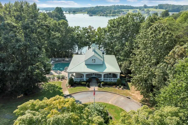 $2,750,000 | 574 Waverly Lane, Moneta, VA 24121