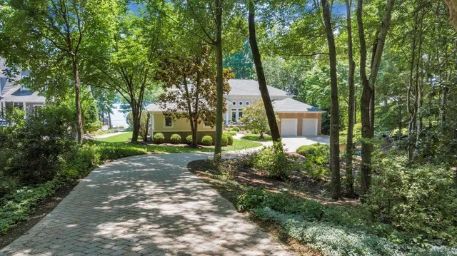 $2,950,000 | 574 Waverly Lane, Moneta, VA 24121