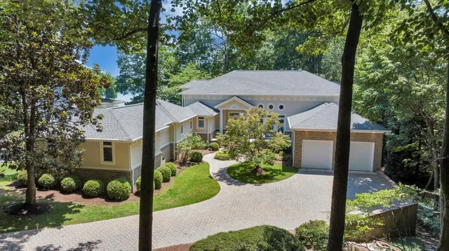 $2,950,000 | 574 Waverly Lane, Moneta, VA 24121