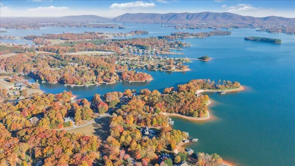 $2,750,000 | 574 Waverly Lane, Moneta, VA 24121