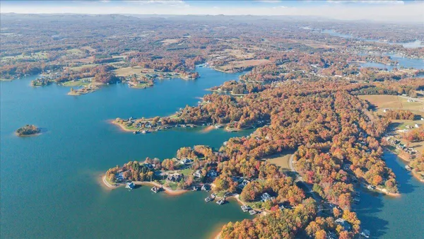 $2,750,000 | 574 Waverly Lane, Moneta, VA 24121