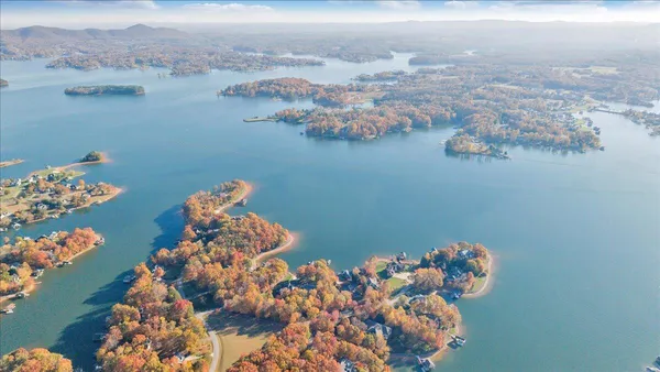 $2,750,000 | 574 Waverly Lane, Moneta, VA 24121