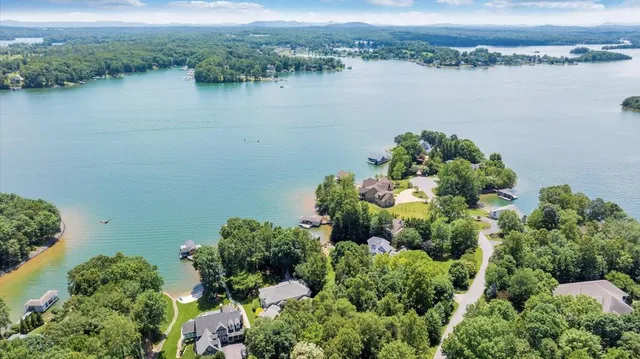 $2,950,000 | 574 Waverly Lane, Moneta, VA 24121