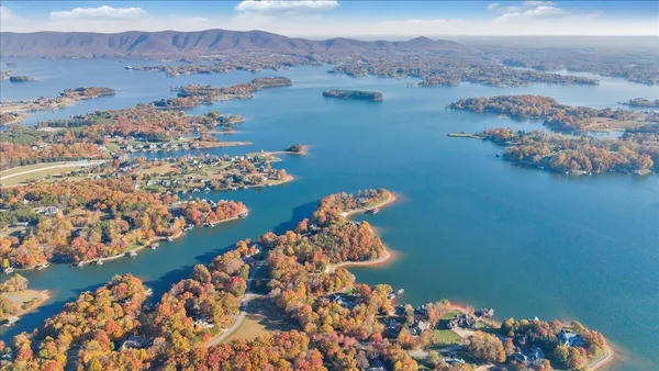 $2,750,000 | 574 Waverly Lane, Moneta, VA 24121
