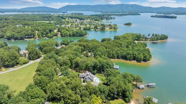 $2,950,000 | 574 Waverly Lane, Moneta, VA 24121