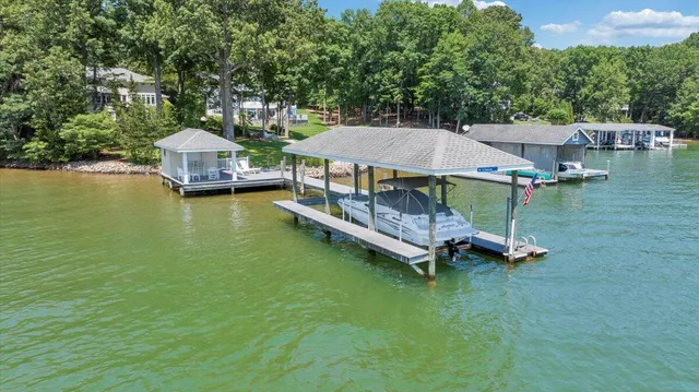 $2,950,000 | 574 Waverly Lane, Moneta, VA 24121