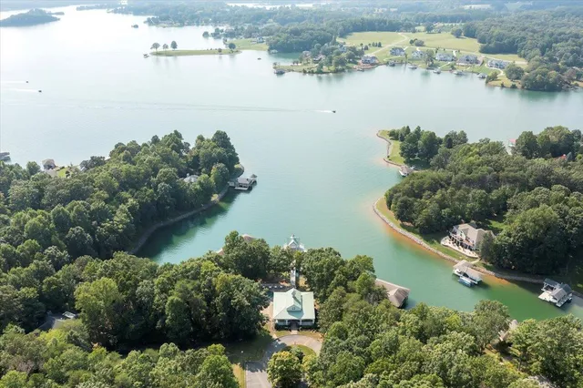 $2,950,000 | 574 Waverly Lane, Moneta, VA 24121